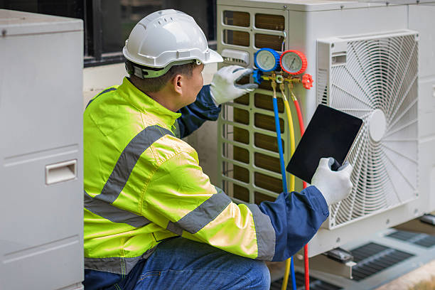 Professional Hvac Installation technician working in Hartland, WI